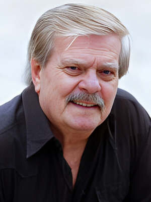 Фаузи Мансур